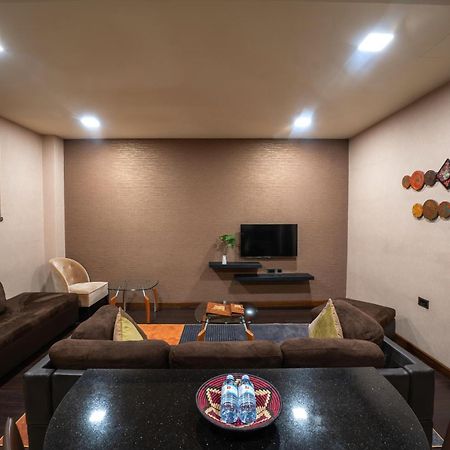 Speke Apartments Wampewo カンパラ エクステリア 写真