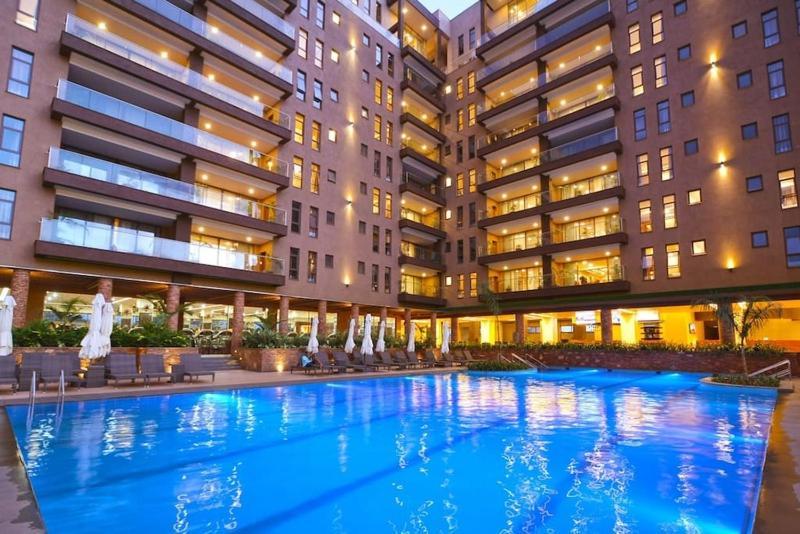 Speke Apartments Wampewo カンパラ エクステリア 写真