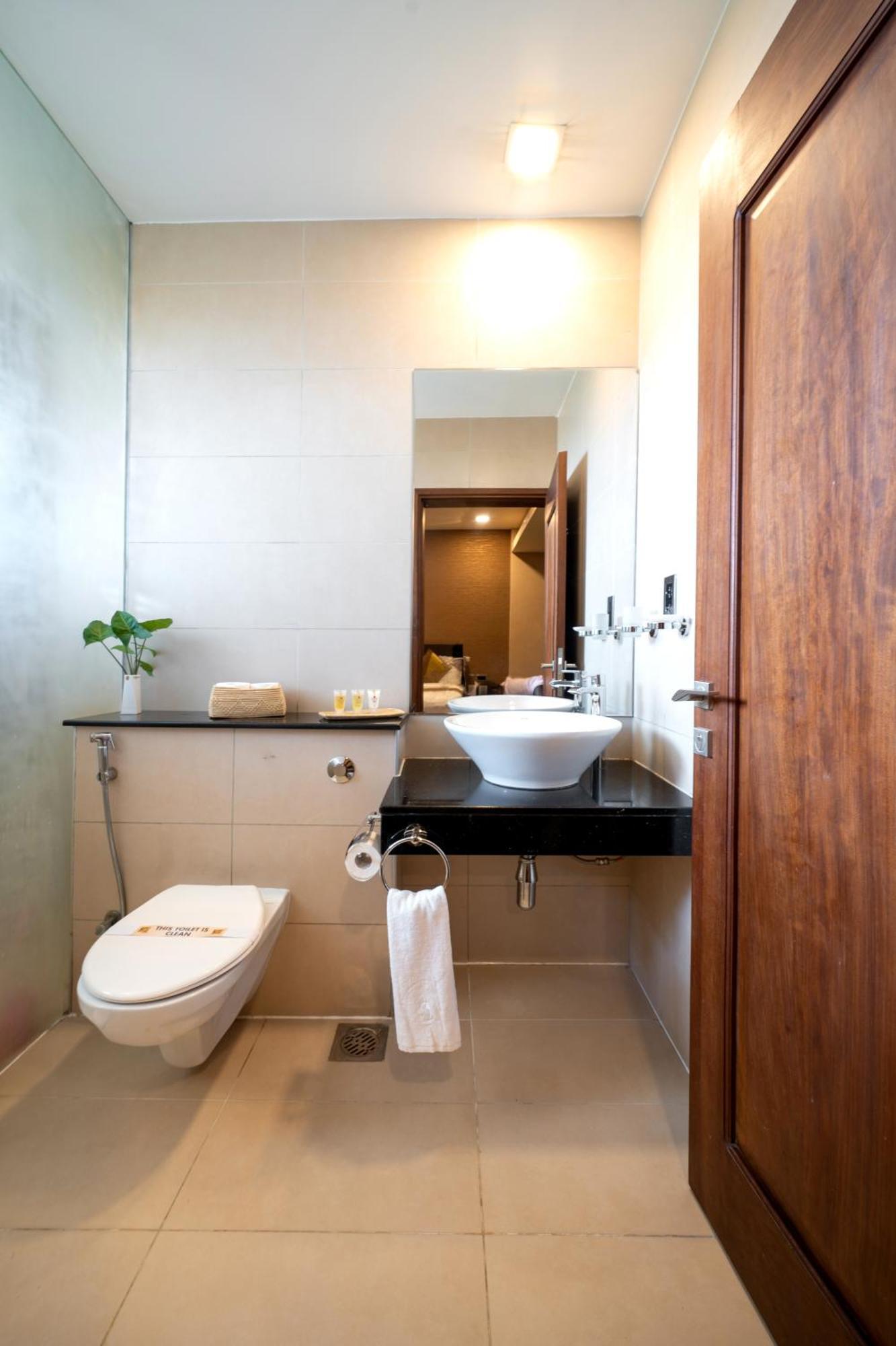 Speke Apartments Wampewo カンパラ エクステリア 写真