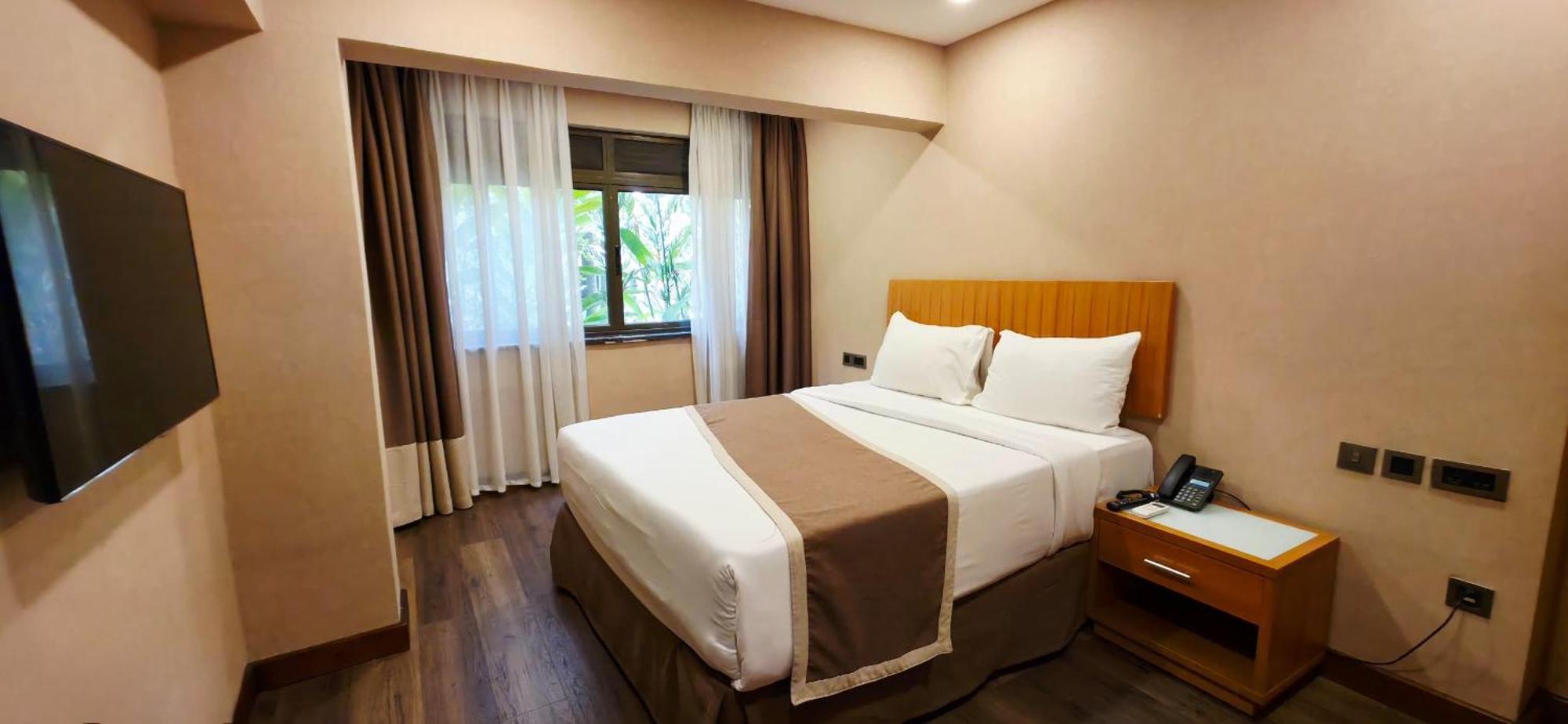 Speke Apartments Wampewo カンパラ エクステリア 写真