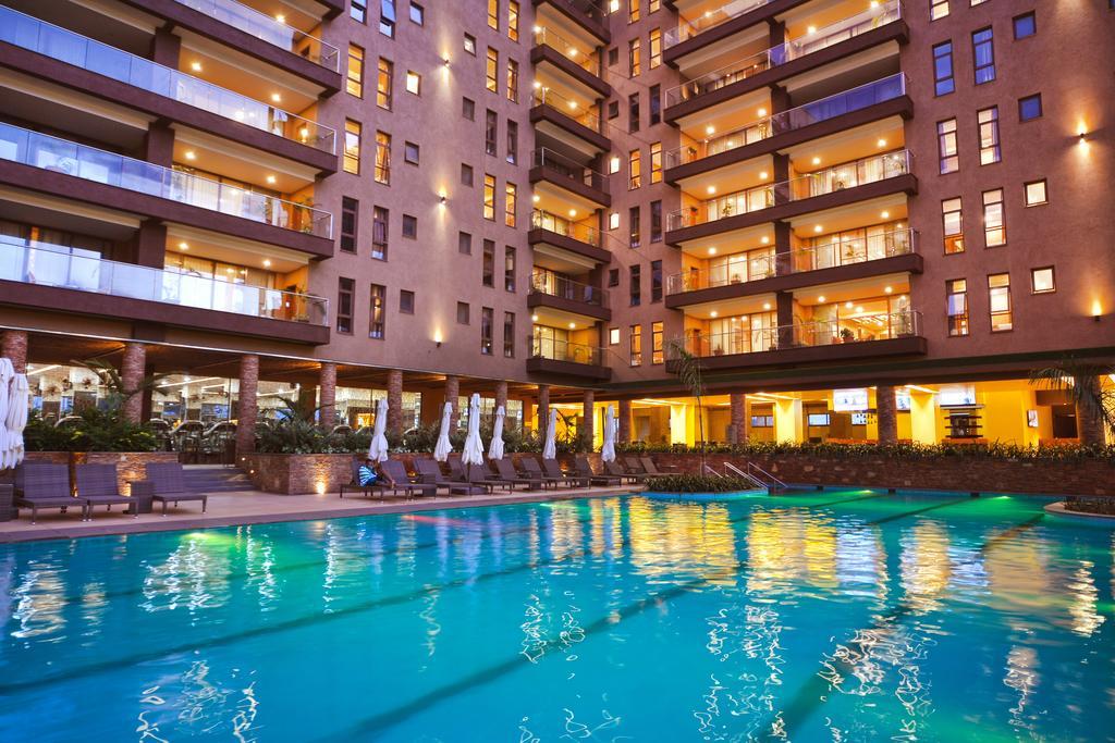Speke Apartments Wampewo カンパラ エクステリア 写真