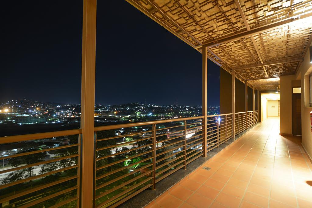 Speke Apartments Wampewo カンパラ エクステリア 写真