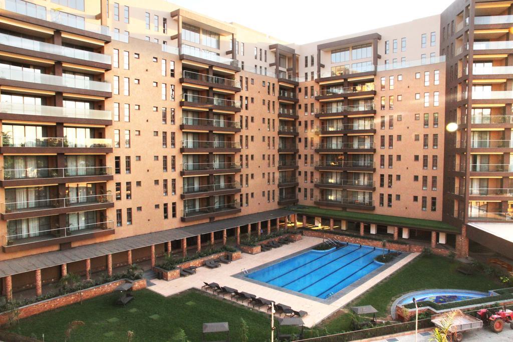 Speke Apartments Wampewo カンパラ エクステリア 写真