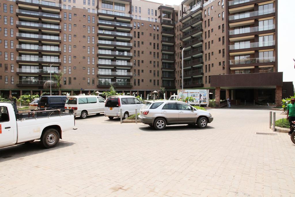 Speke Apartments Wampewo カンパラ エクステリア 写真