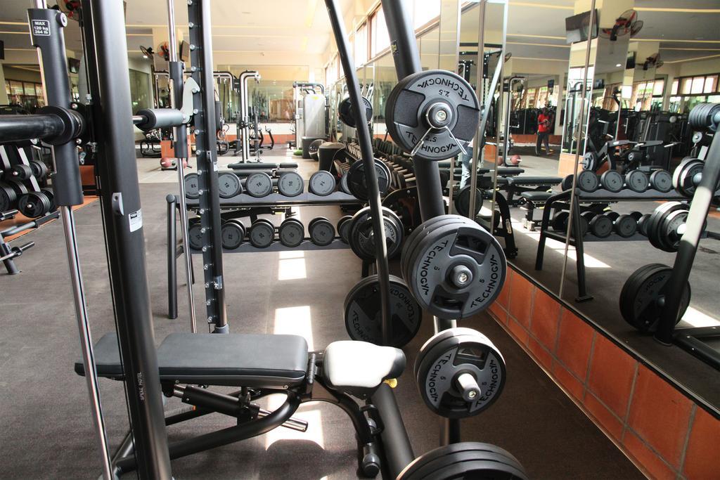 Speke Apartments Wampewo カンパラ エクステリア 写真