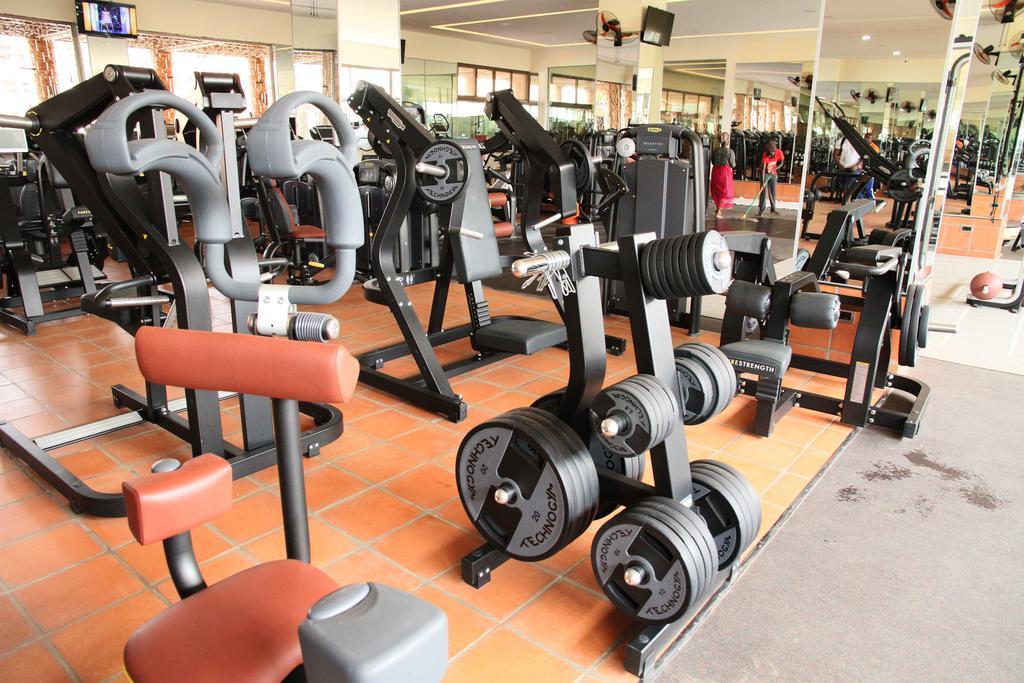 Speke Apartments Wampewo カンパラ エクステリア 写真
