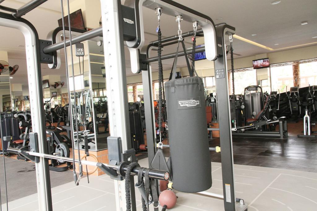 Speke Apartments Wampewo カンパラ エクステリア 写真